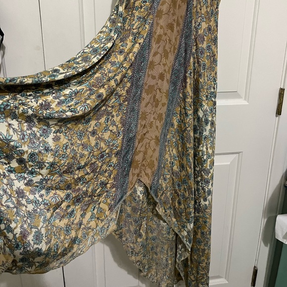 Silky Feminine Gorgeous Bohemian Versatile Dress Medium Colorful w/Wild Flowers - Picture 3 of 7